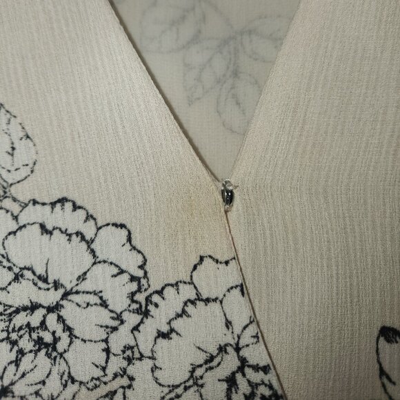 Lush Brand Floral Wrap Dress Sz XS Cream colored - Picture 10 of 12